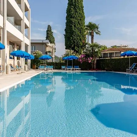 Hotel Idania 3*