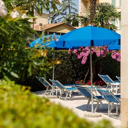 Idania Hotel 3*