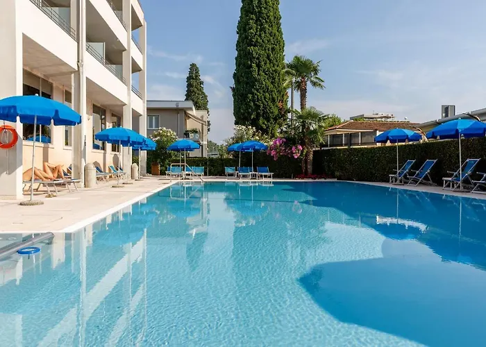 Ξενοδοχείο Idania 3*